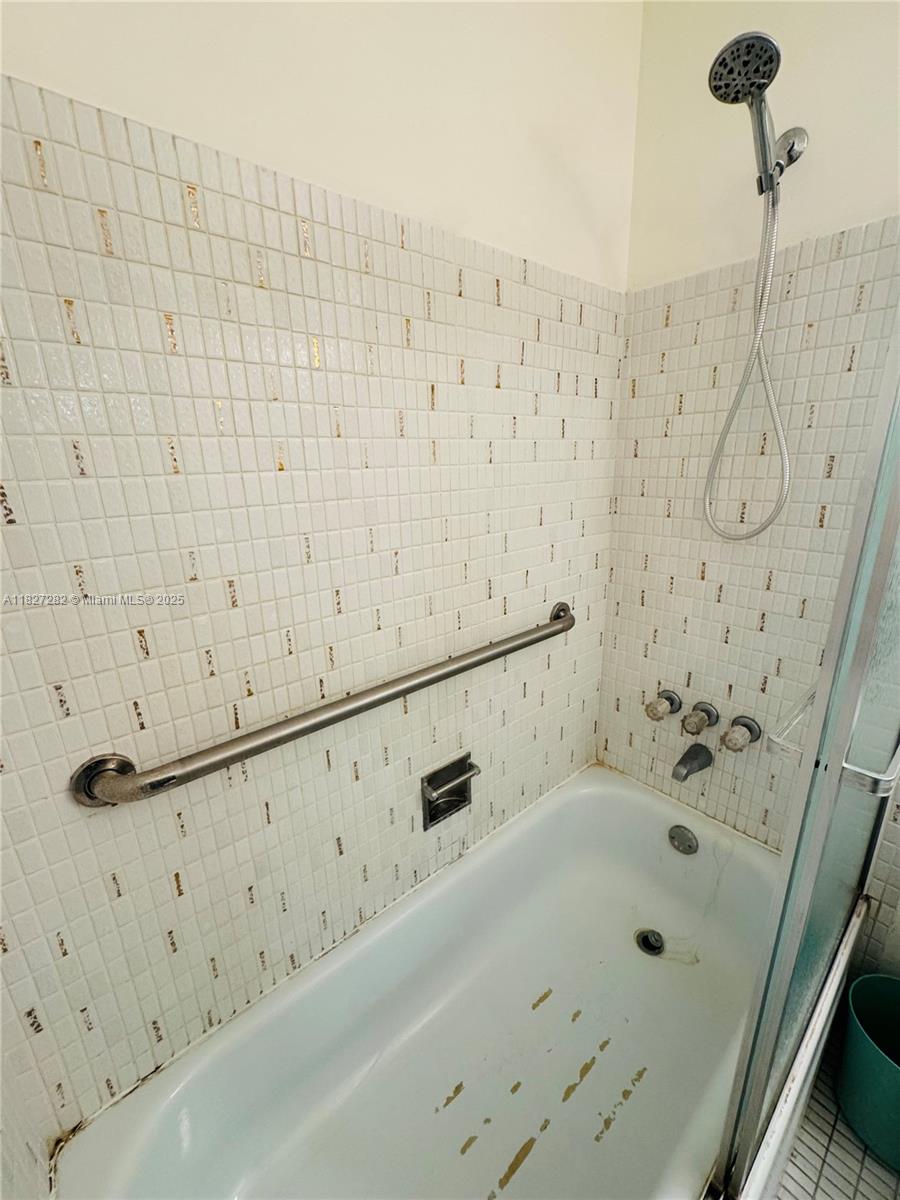 MEADOWS CONDO - Residential