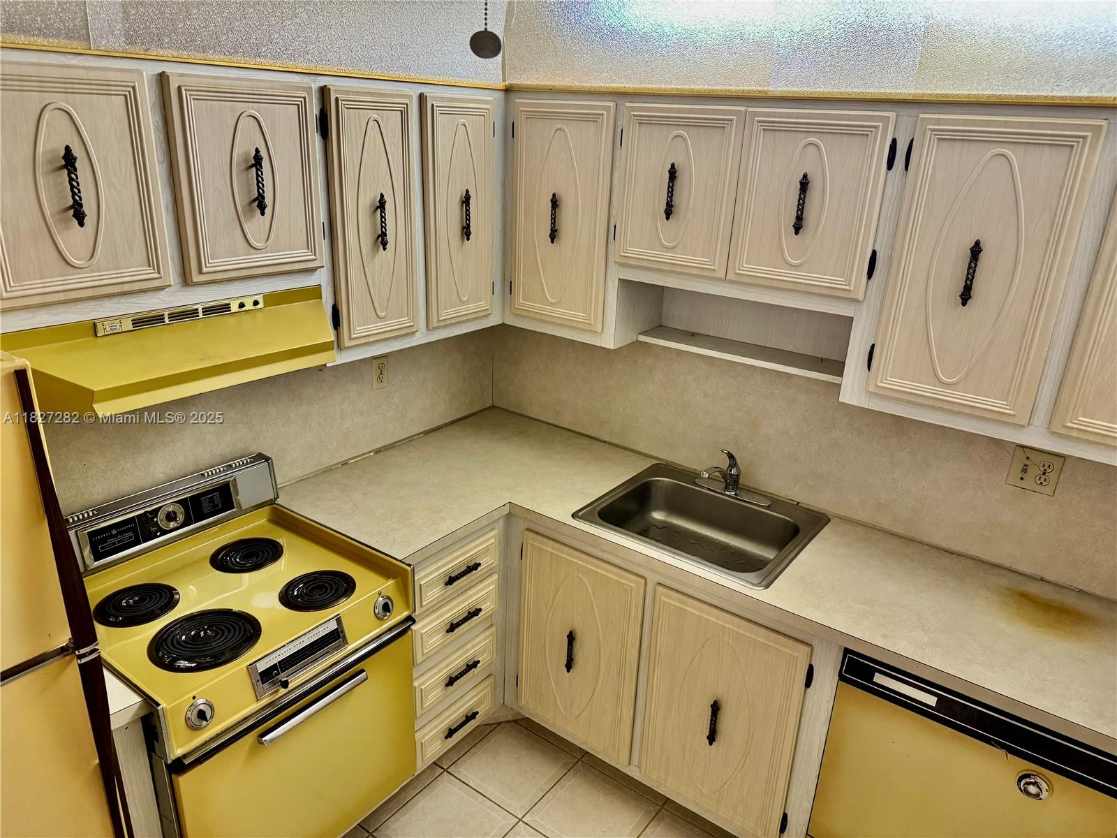 MEADOWS CONDO - Residential