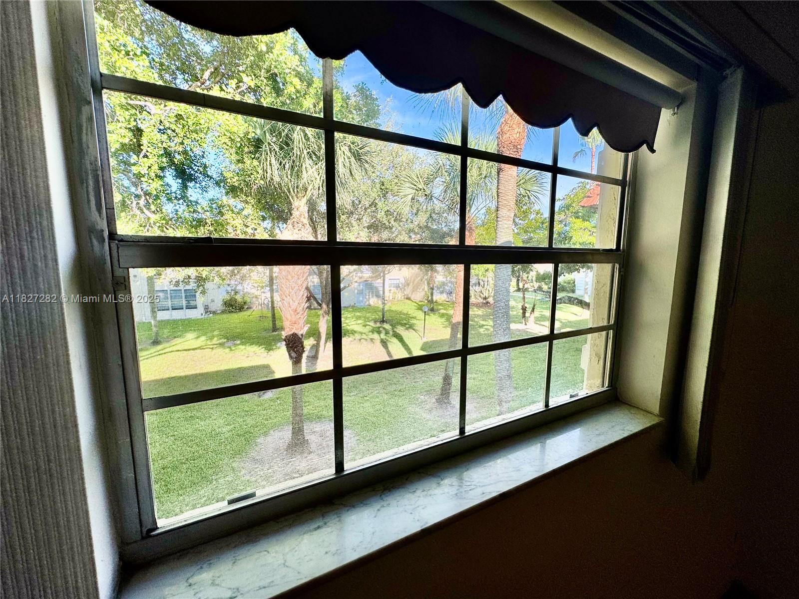 MEADOWS CONDO - Residential