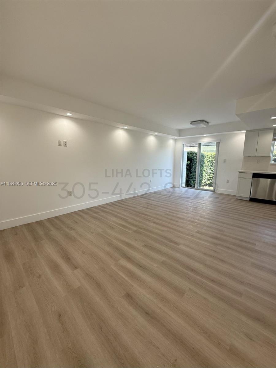 LAWRENCE EST LAND CO - Residential Lease