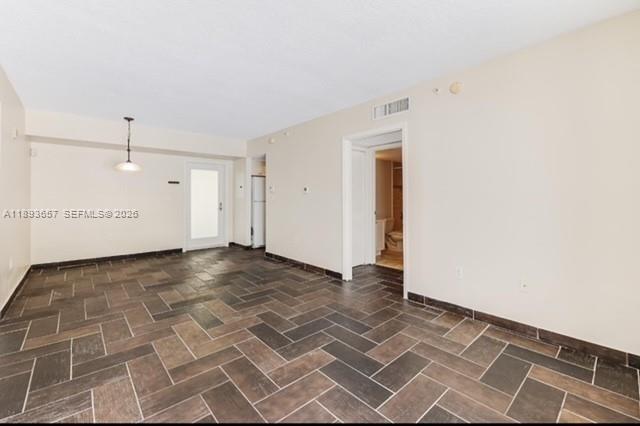 ROND POINT CONDO - Residential