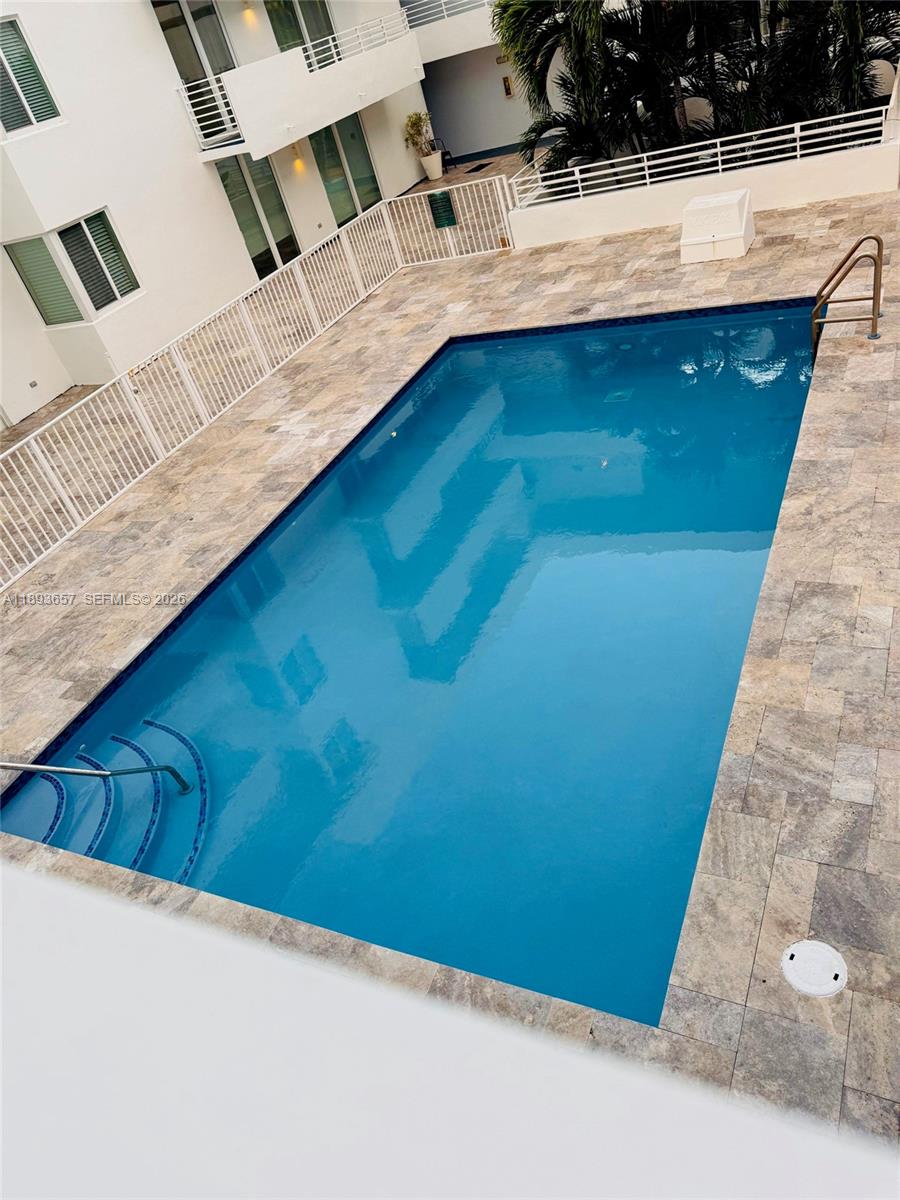 ROND POINT CONDO - Residential