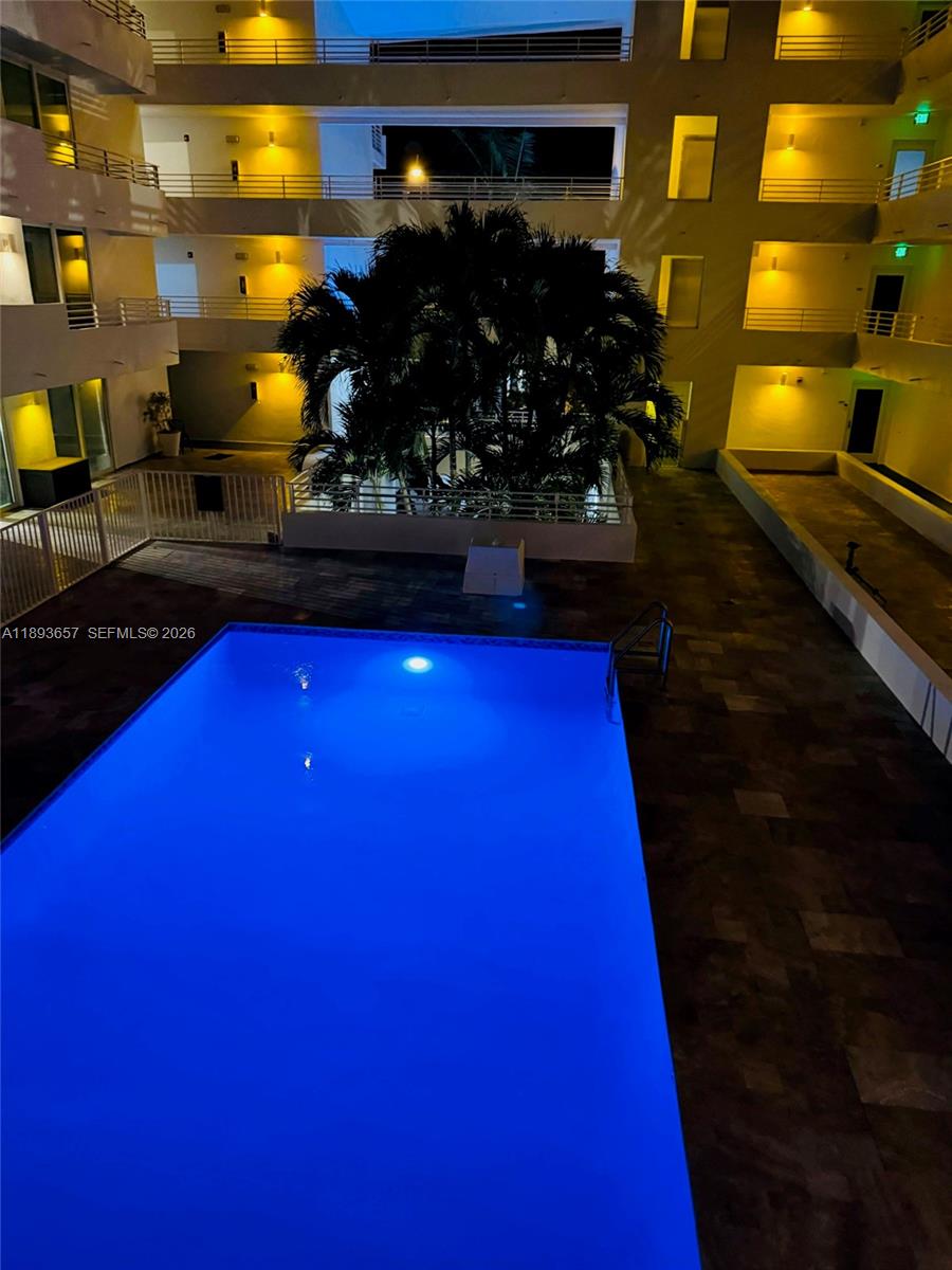 ROND POINT CONDO - Residential