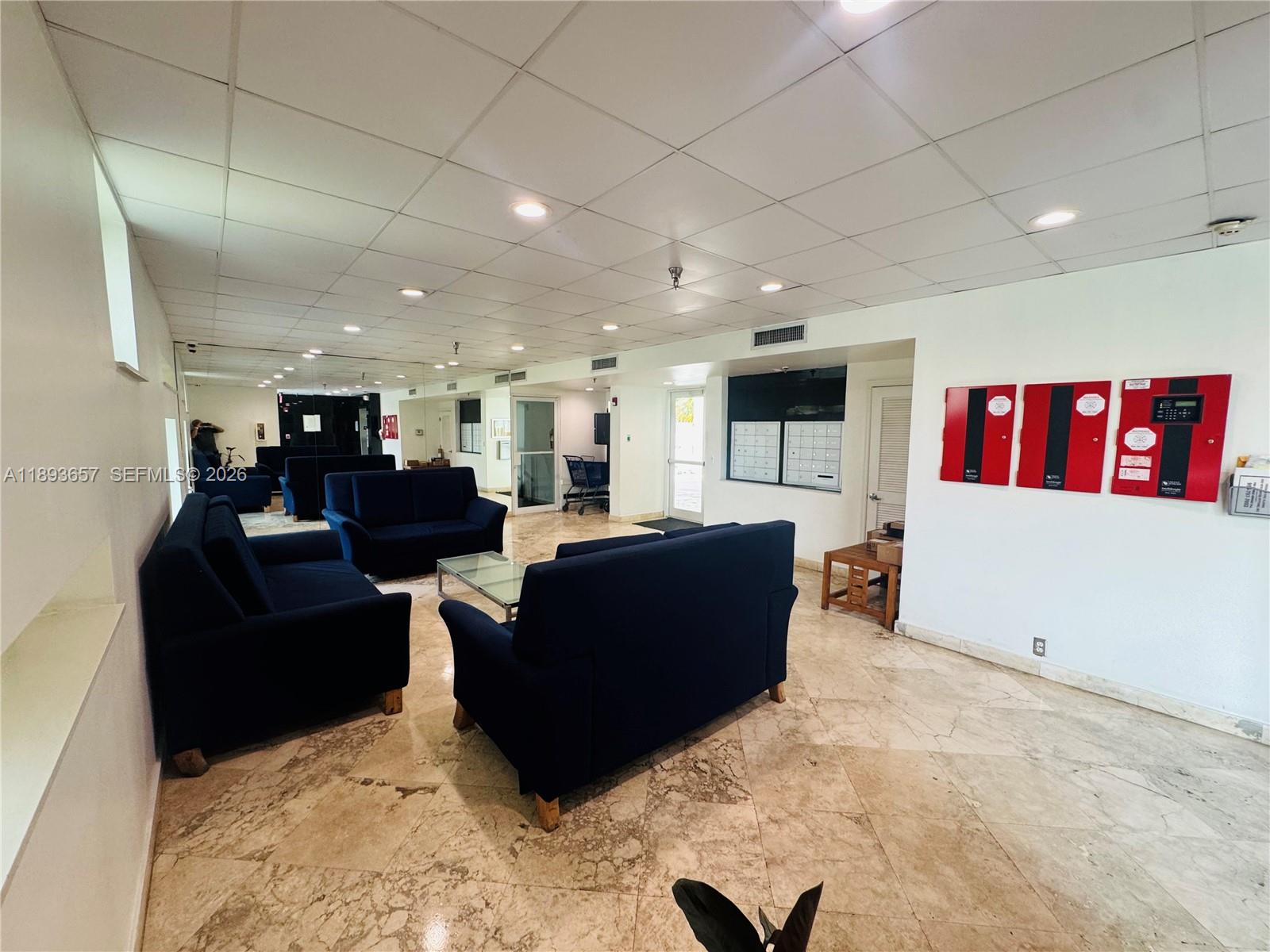 ROND POINT CONDO - Residential