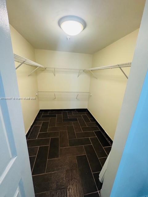 ROND POINT CONDO - Residential