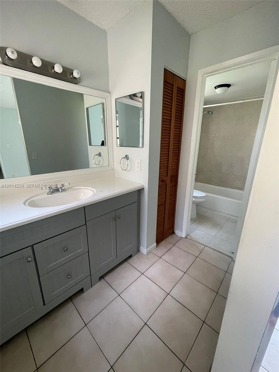 KENLAND BEND NORTH CONDO - Residential Lease