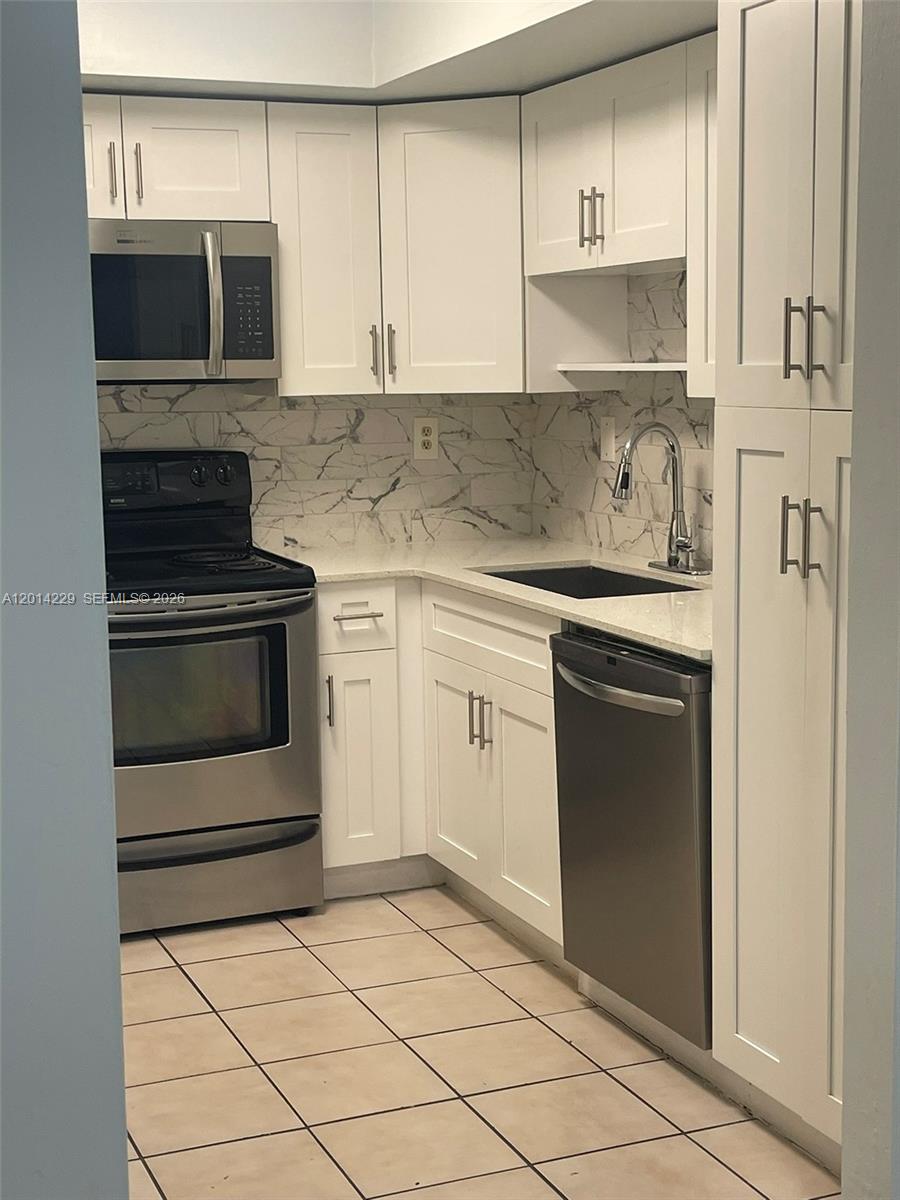 KENLAND BEND NORTH CONDO - Residential Lease