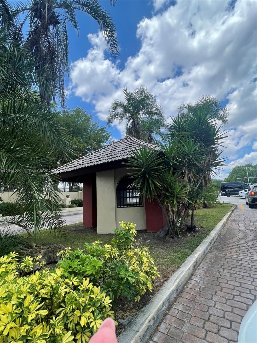 KENLAND BEND NORTH CONDO - Residential Lease