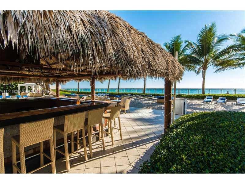 RESIDENCES ON HOLLYWOOD B - Residential