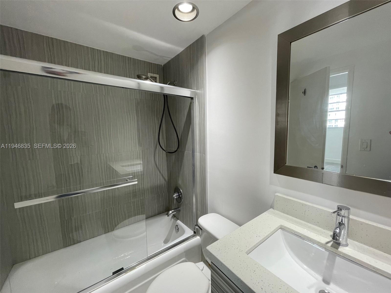 RESIDENCES ON HOLLYWOOD B - Residential