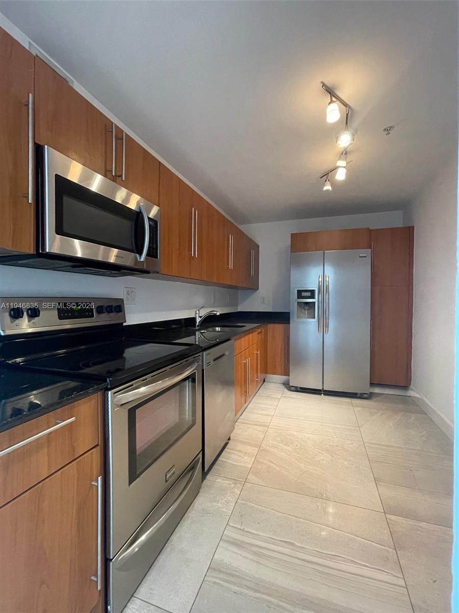 RESIDENCES ON HOLLYWOOD B - Residential