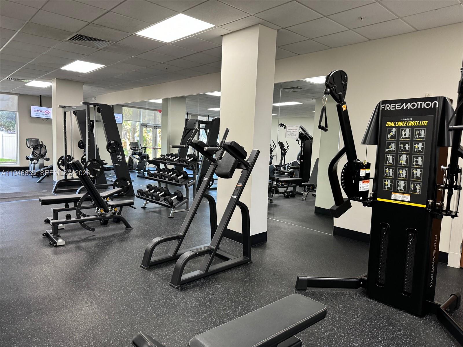 RESIDENCES ON HOLLYWOOD B - Residential