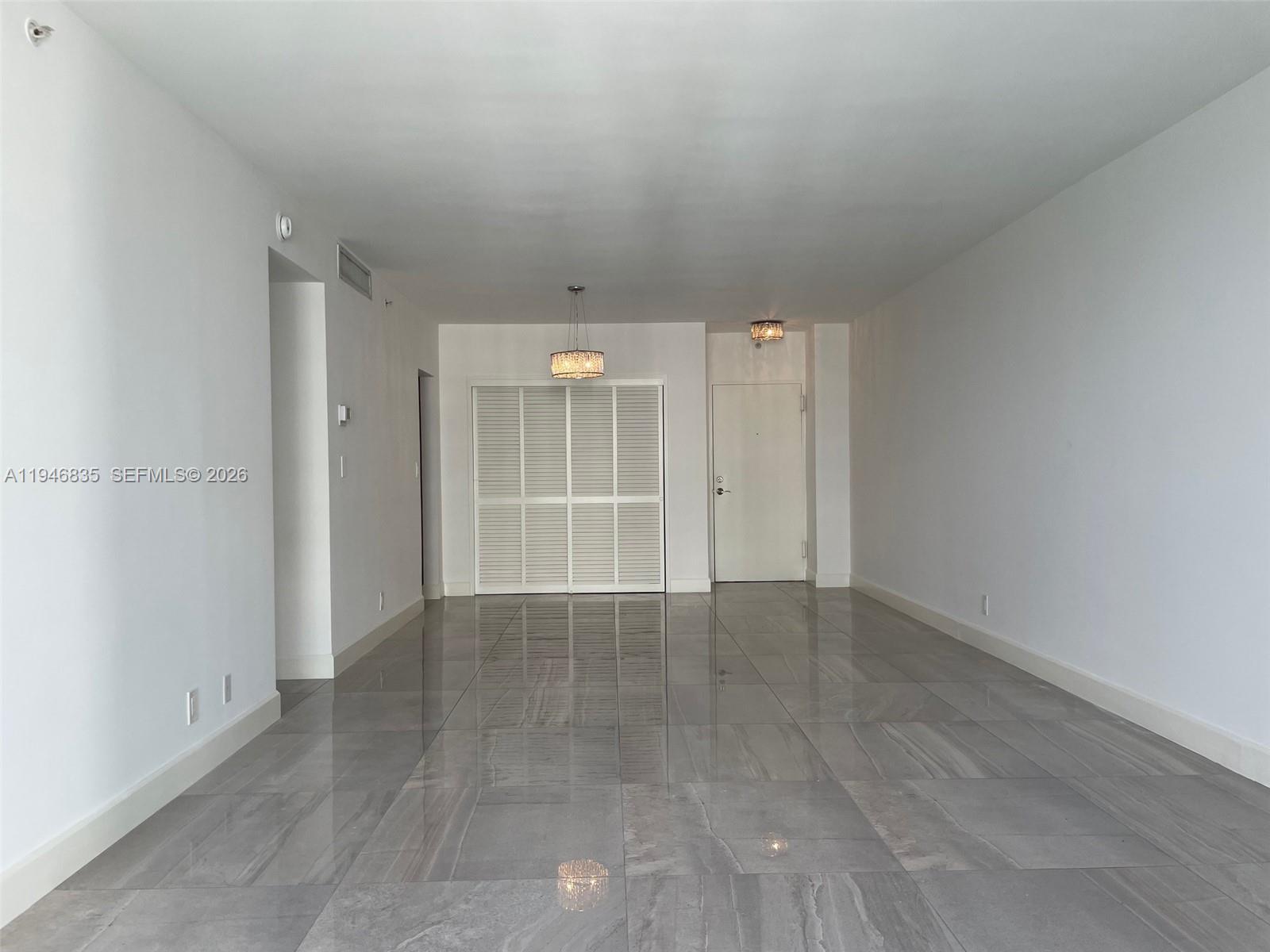 RESIDENCES ON HOLLYWOOD B - Residential