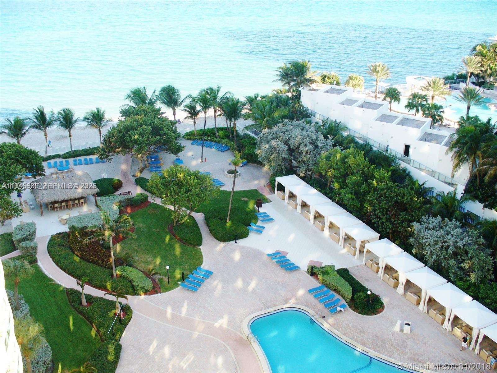 RESIDENCES ON HOLLYWOOD B - Residential