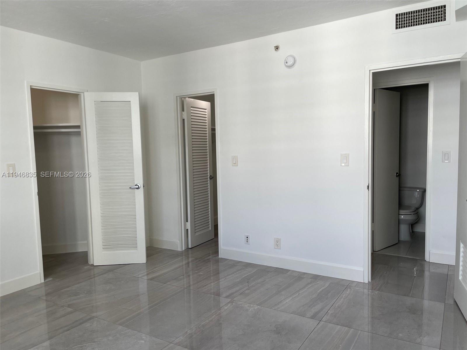 RESIDENCES ON HOLLYWOOD B - Residential