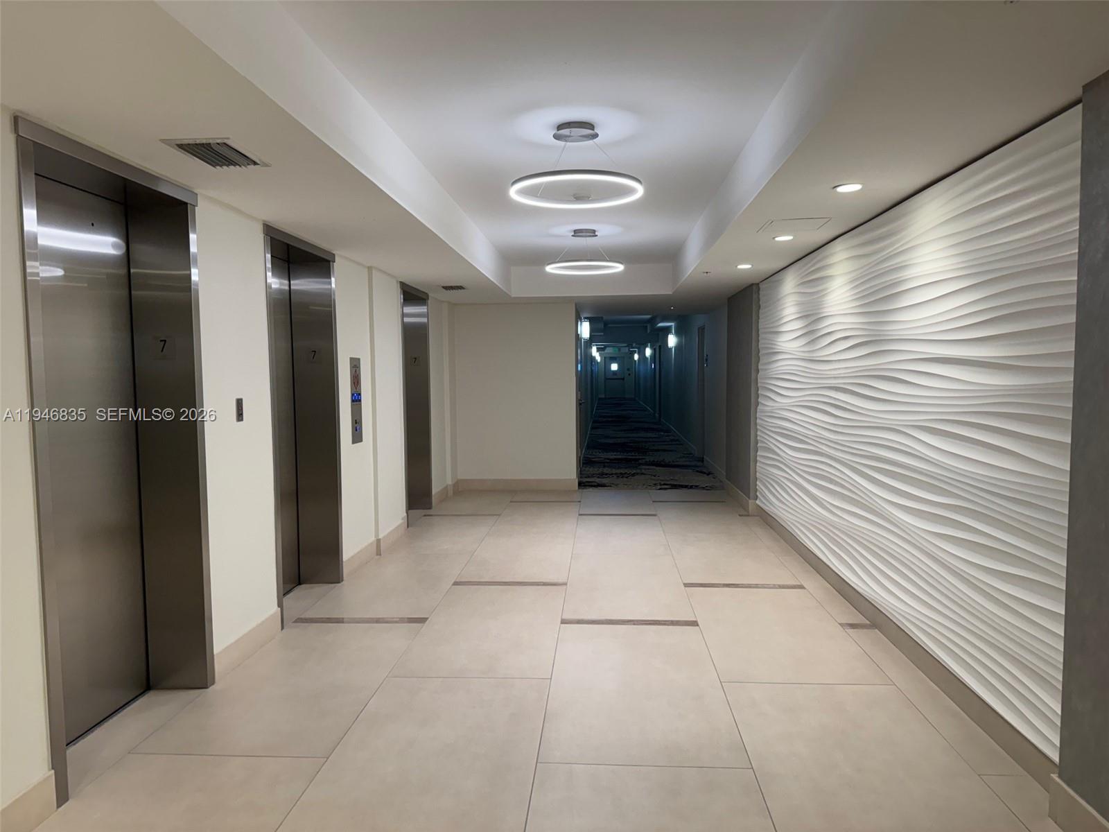 RESIDENCES ON HOLLYWOOD B - Residential