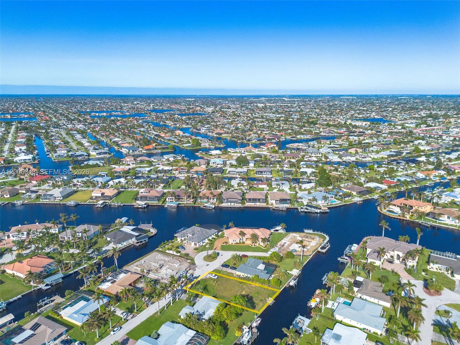 CAPE CORAL - Land