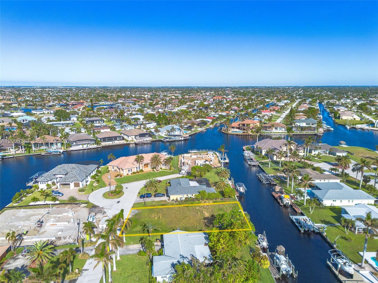 CAPE CORAL - Land