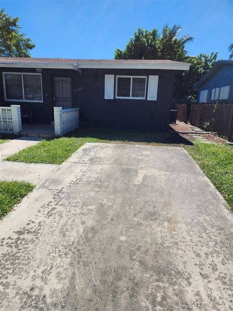 1360 NE 144th St 3 Miami FL 33161