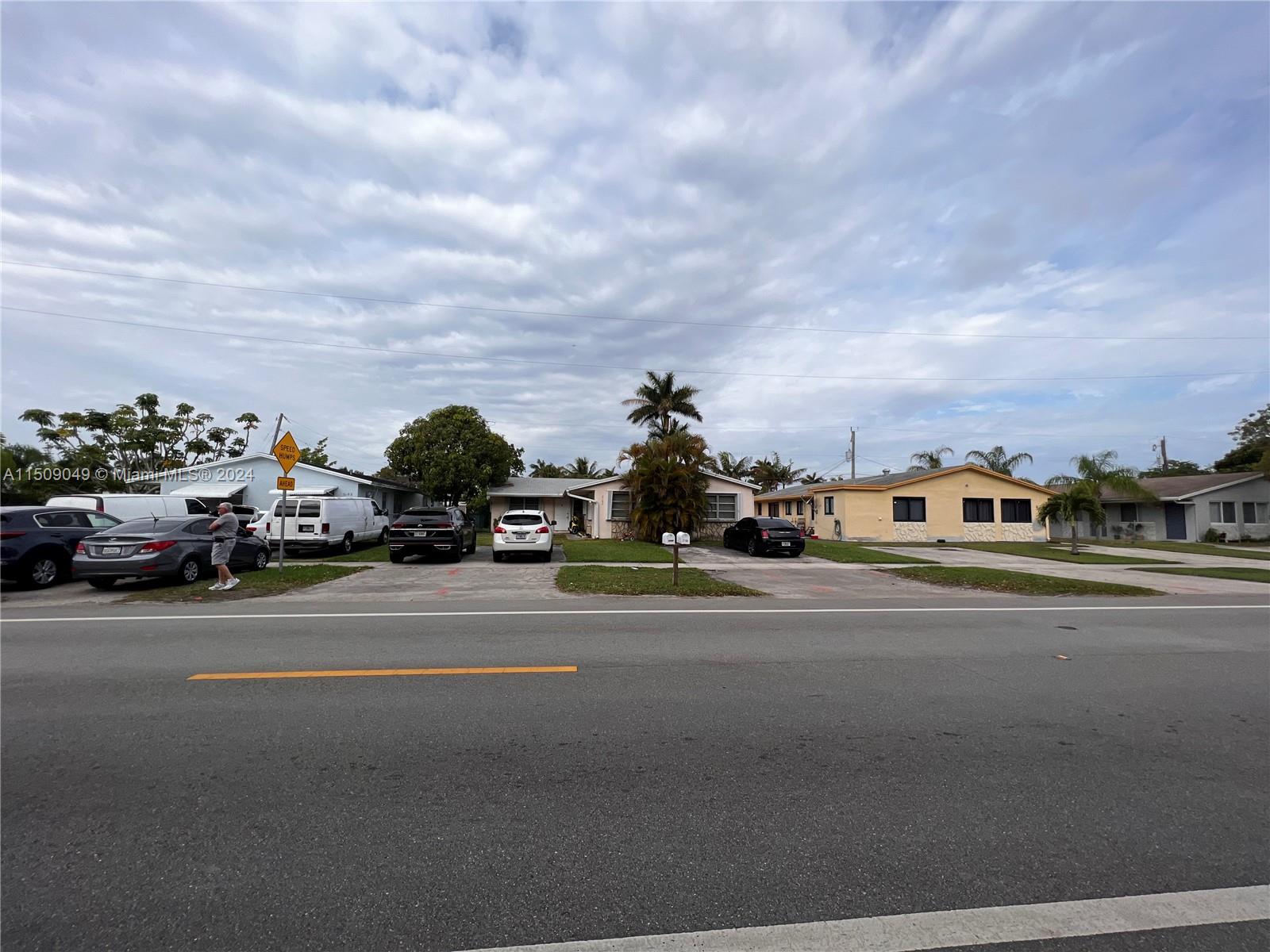 This 2 unit multifamily building is located in an extremely desirable area within West Hollywood. The physical
property consists of 1,967 leasable SF, well situated on a 6,372 sf lot. The property is currently 100% leased to 2
month to month tenants. The 2 bed and 1 bath apartment are leased at $1,600 per month and the 3 bed and 2
bath apartment is leased for $1,900 per month. The property is grossing $42,000 per year. The tenants pay all
utilities. After all expenses this property is netting $28,732 per year providing an investor with a 4.8% actual
capitalization rate at full asking price. Month to month tenancy allows investor to raise rent post closing.