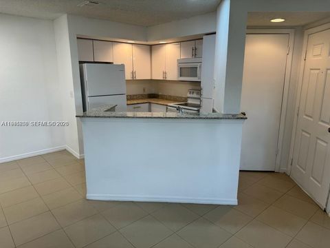 3430 N Pinewalk Dr N 615 Margate FL 33063