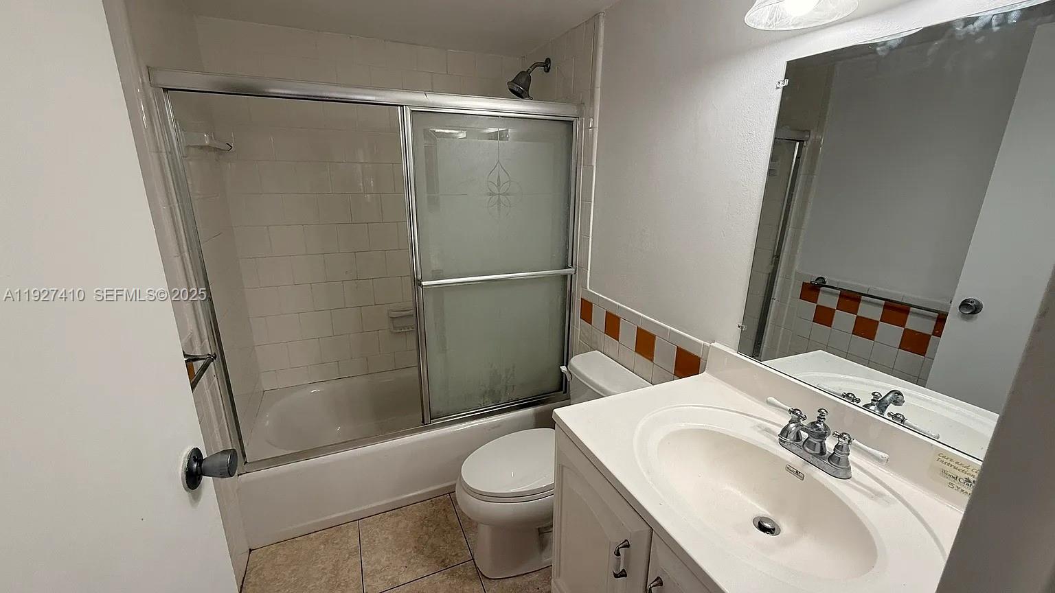 HAMPTON COURT CONDO - Residential