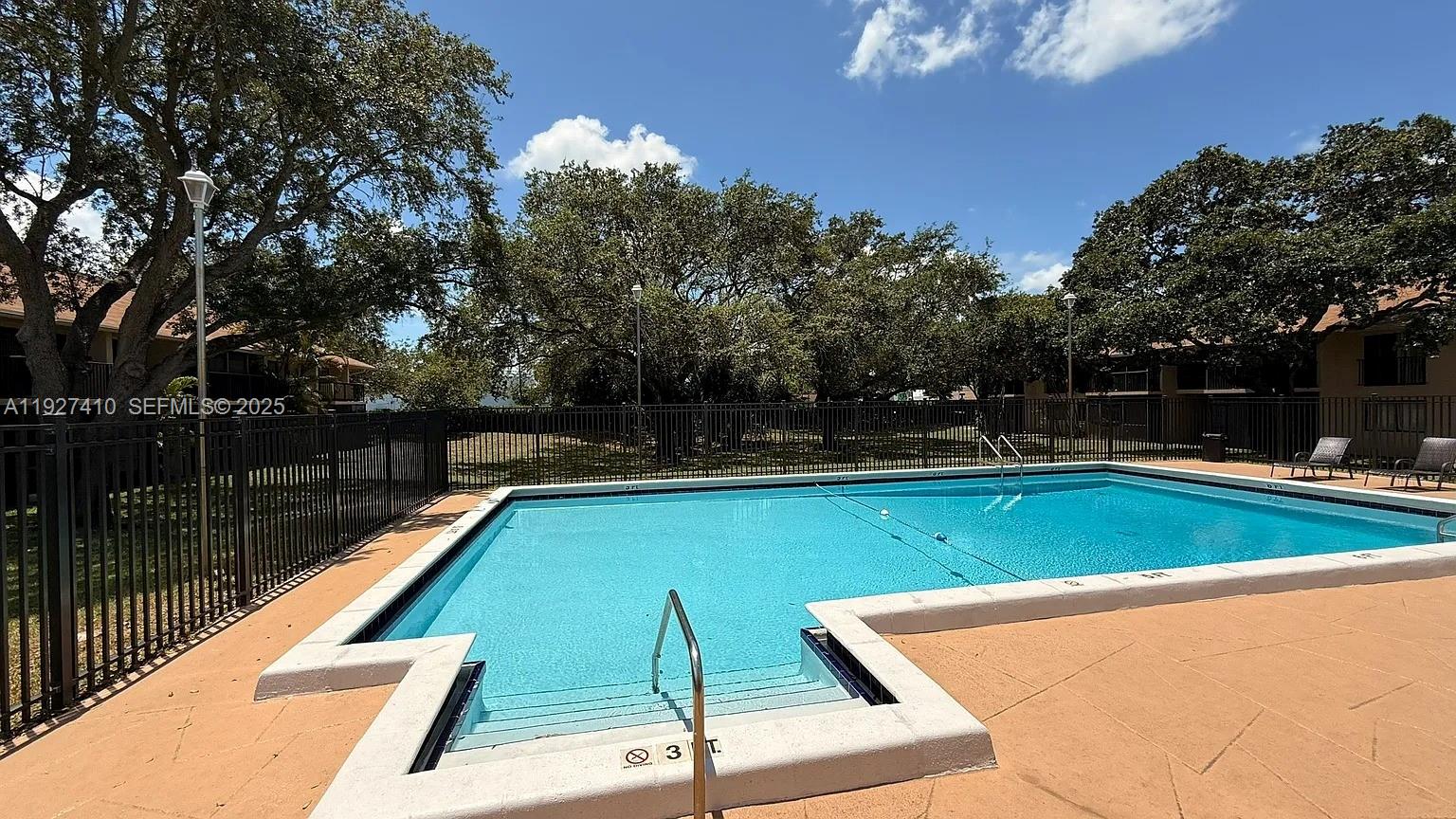 HAMPTON COURT CONDO - Residential