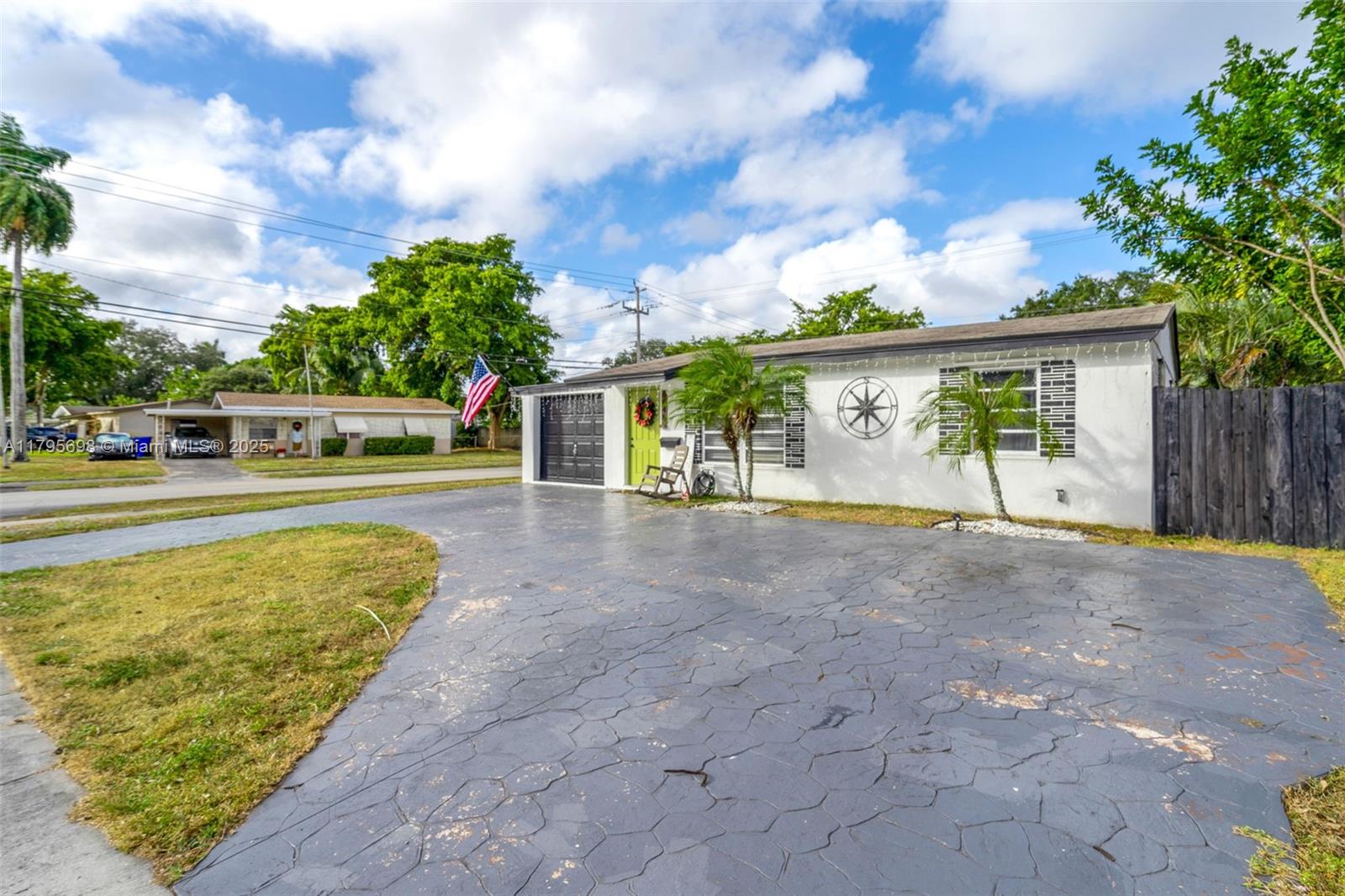 6645 Raleigh St, Hollywood, Broward County, Florida - 3 Bedrooms  
1 Bathrooms - 