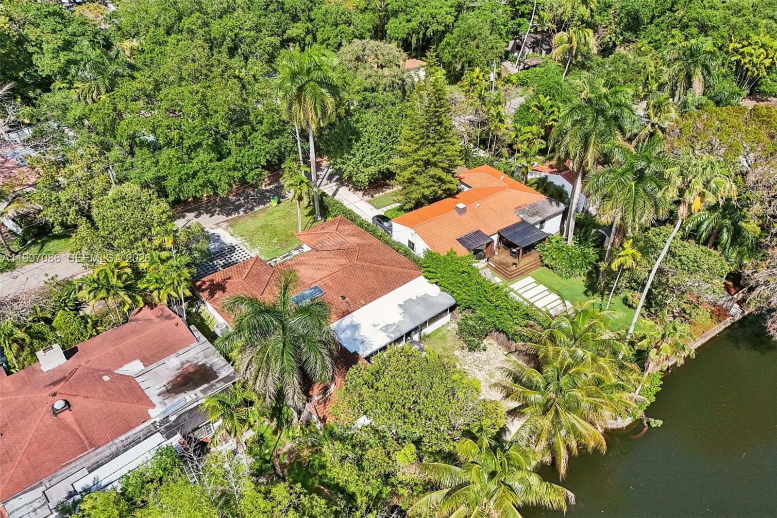 SHERWOOD FOREST - Residential