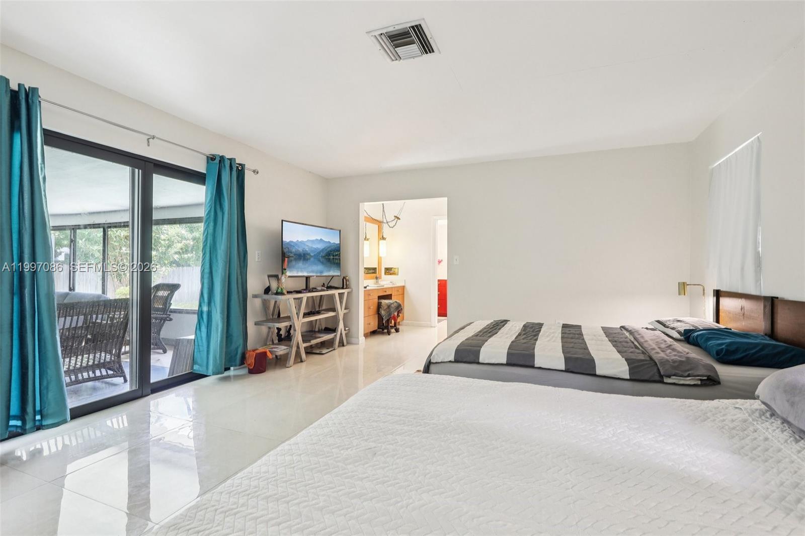 SHERWOOD FOREST - Residential