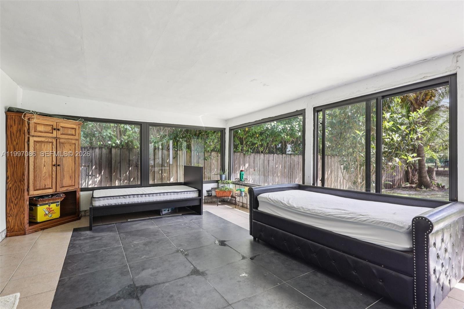 SHERWOOD FOREST - Residential