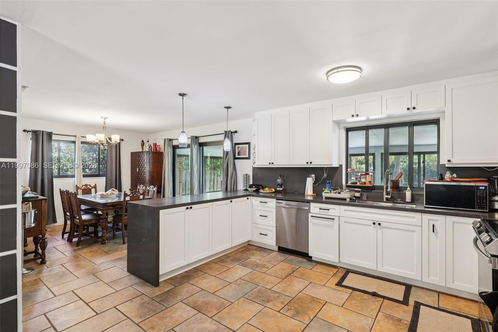 SHERWOOD FOREST - Residential