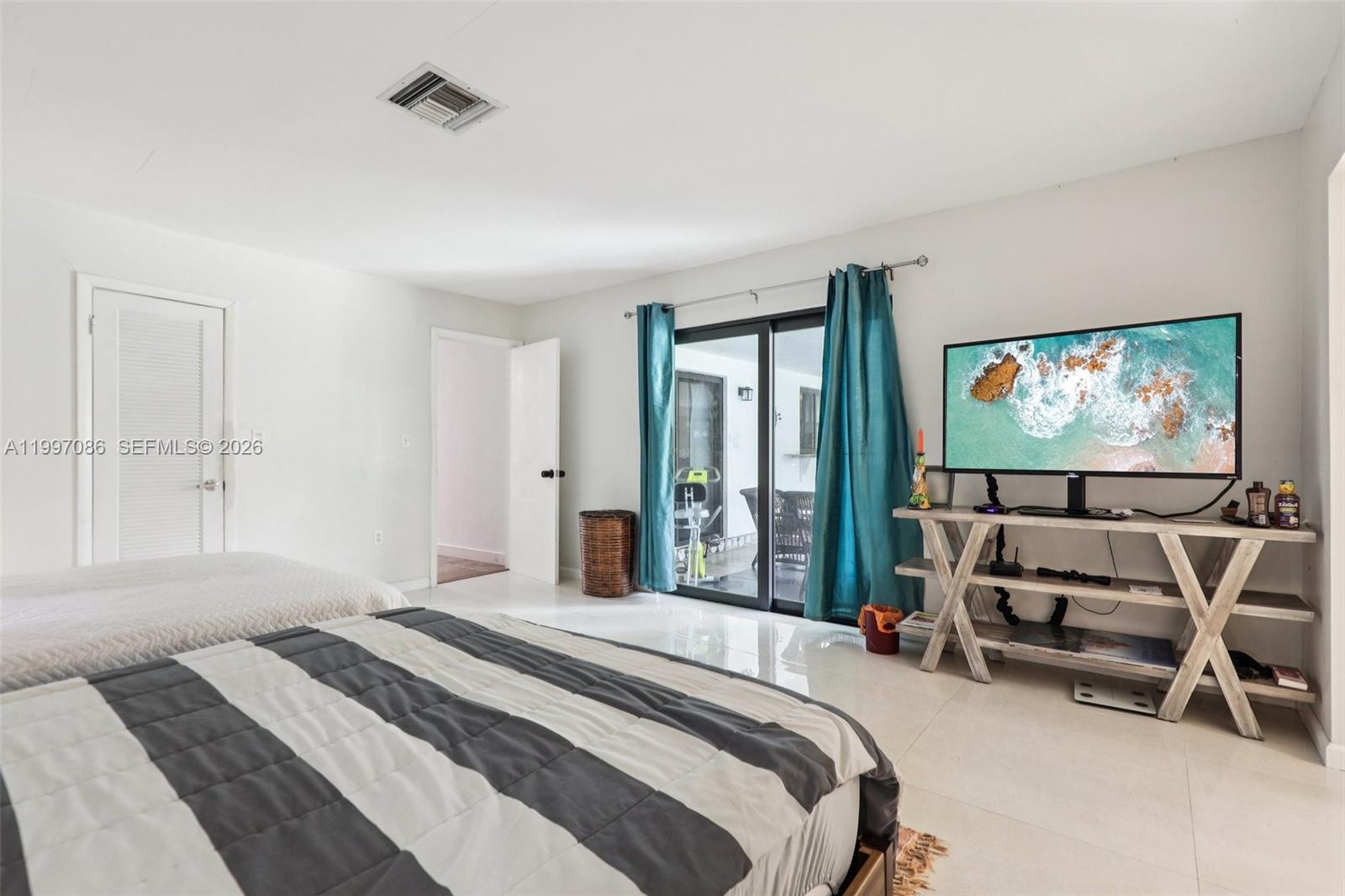 SHERWOOD FOREST - Residential