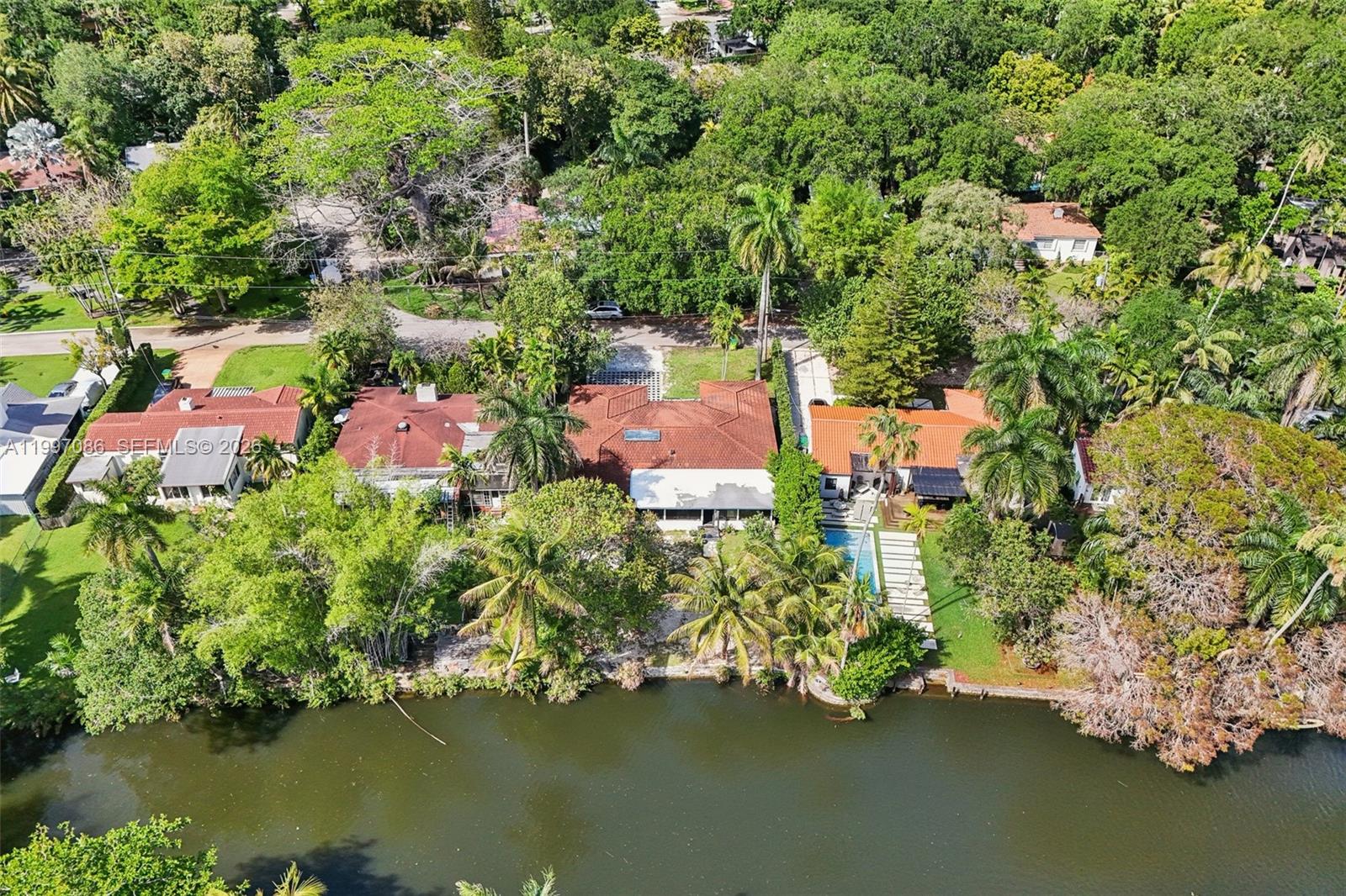 SHERWOOD FOREST - Residential