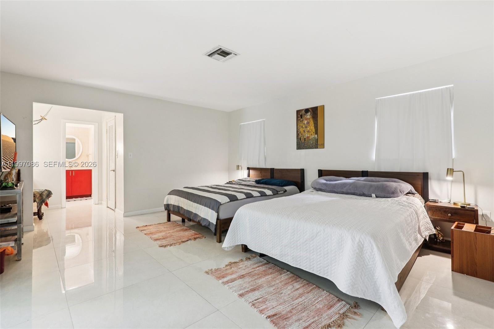 SHERWOOD FOREST - Residential