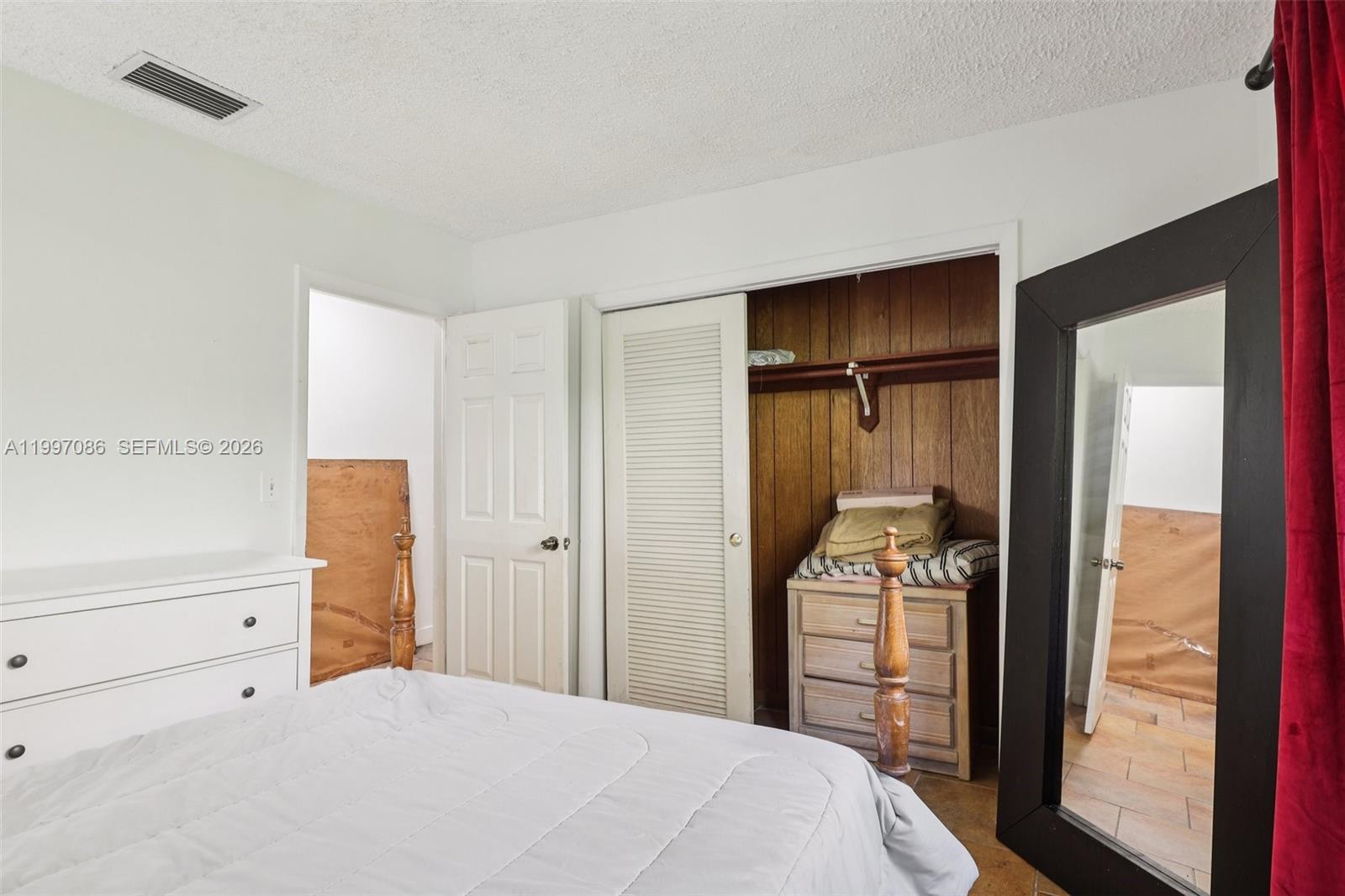 SHERWOOD FOREST - Residential