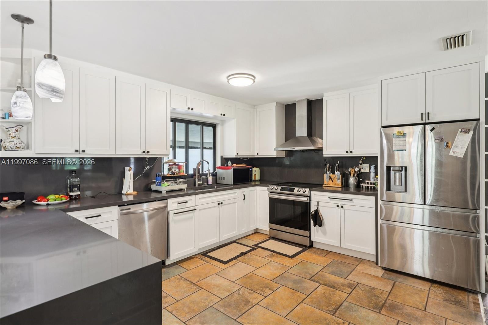 SHERWOOD FOREST - Residential