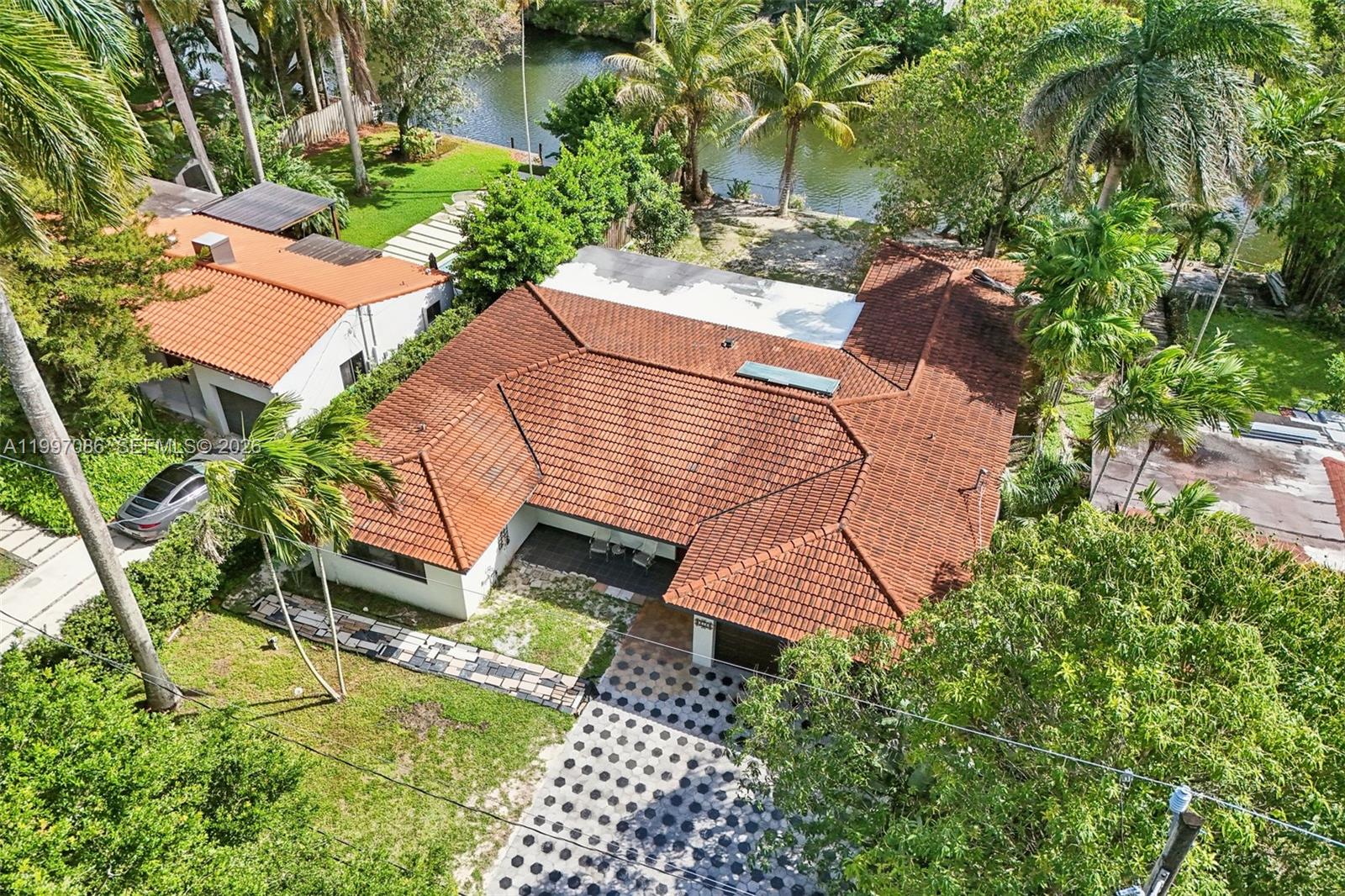 SHERWOOD FOREST - Residential