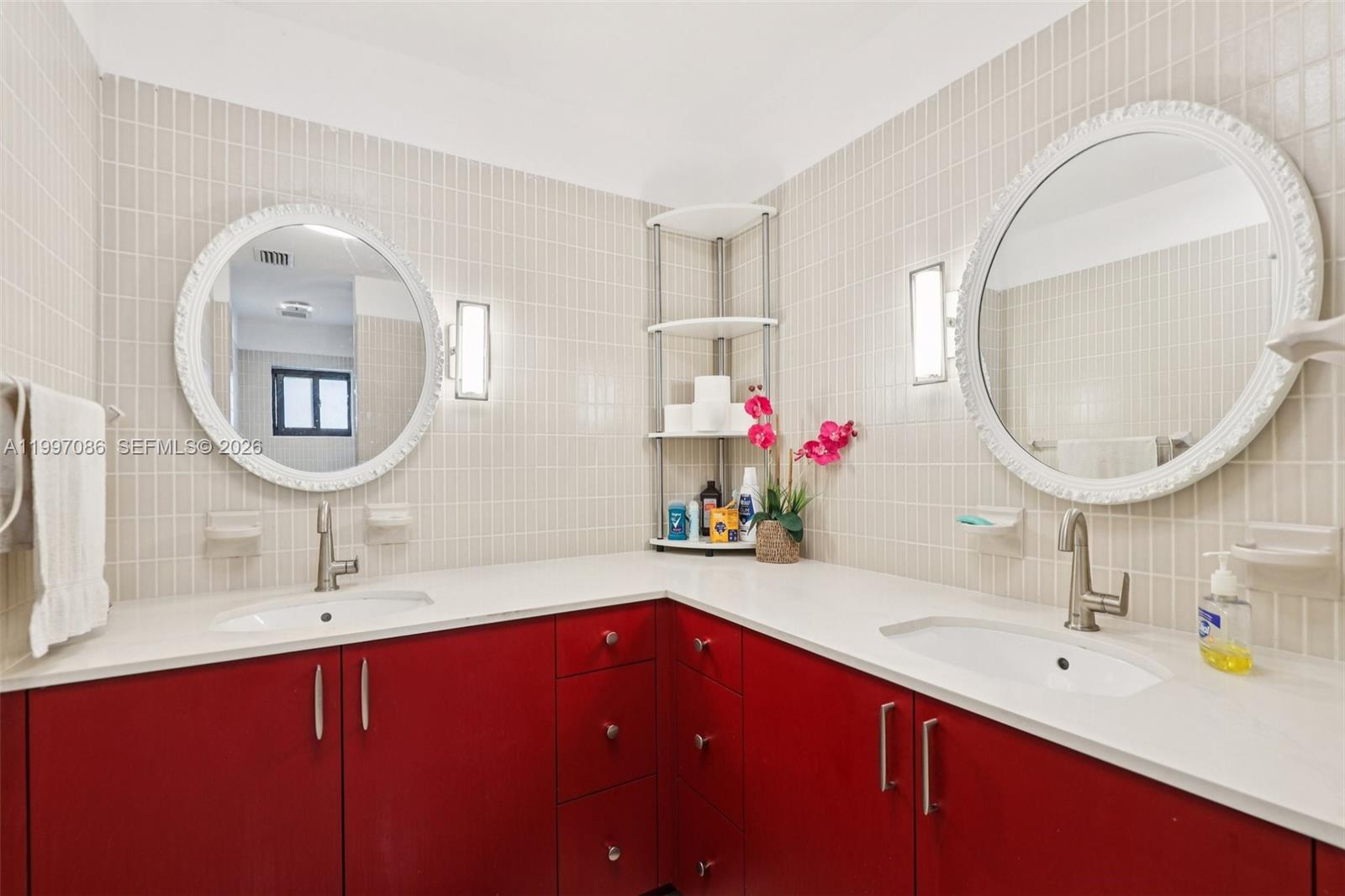 SHERWOOD FOREST - Residential