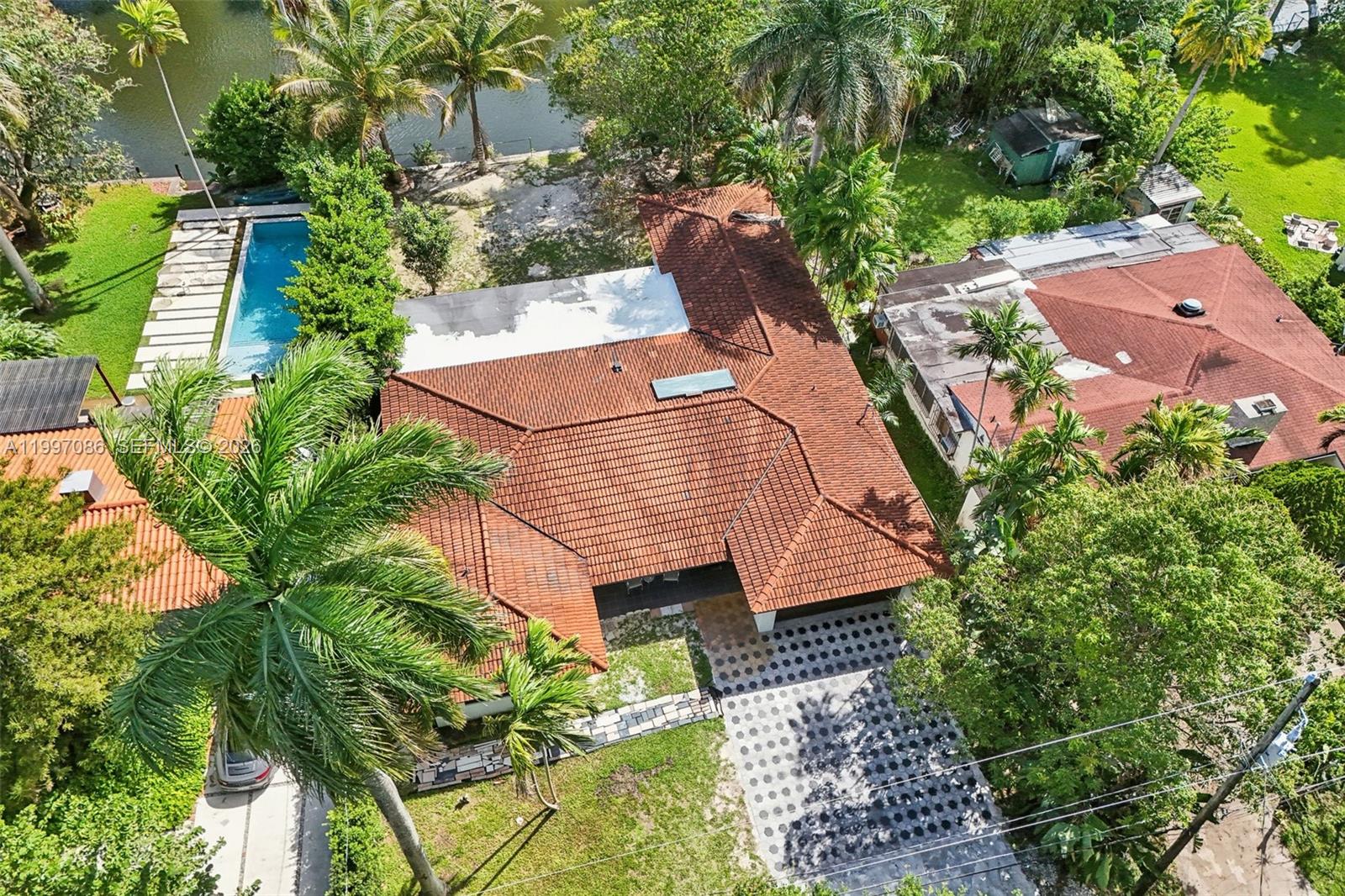 SHERWOOD FOREST - Residential