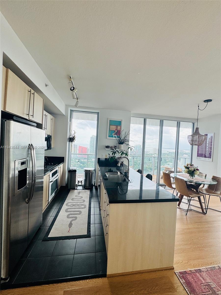 THE AXIS ON BRICKELL COND - Residential Lease