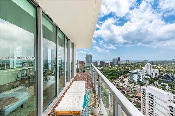 THE AXIS ON BRICKELL COND - Residential Lease