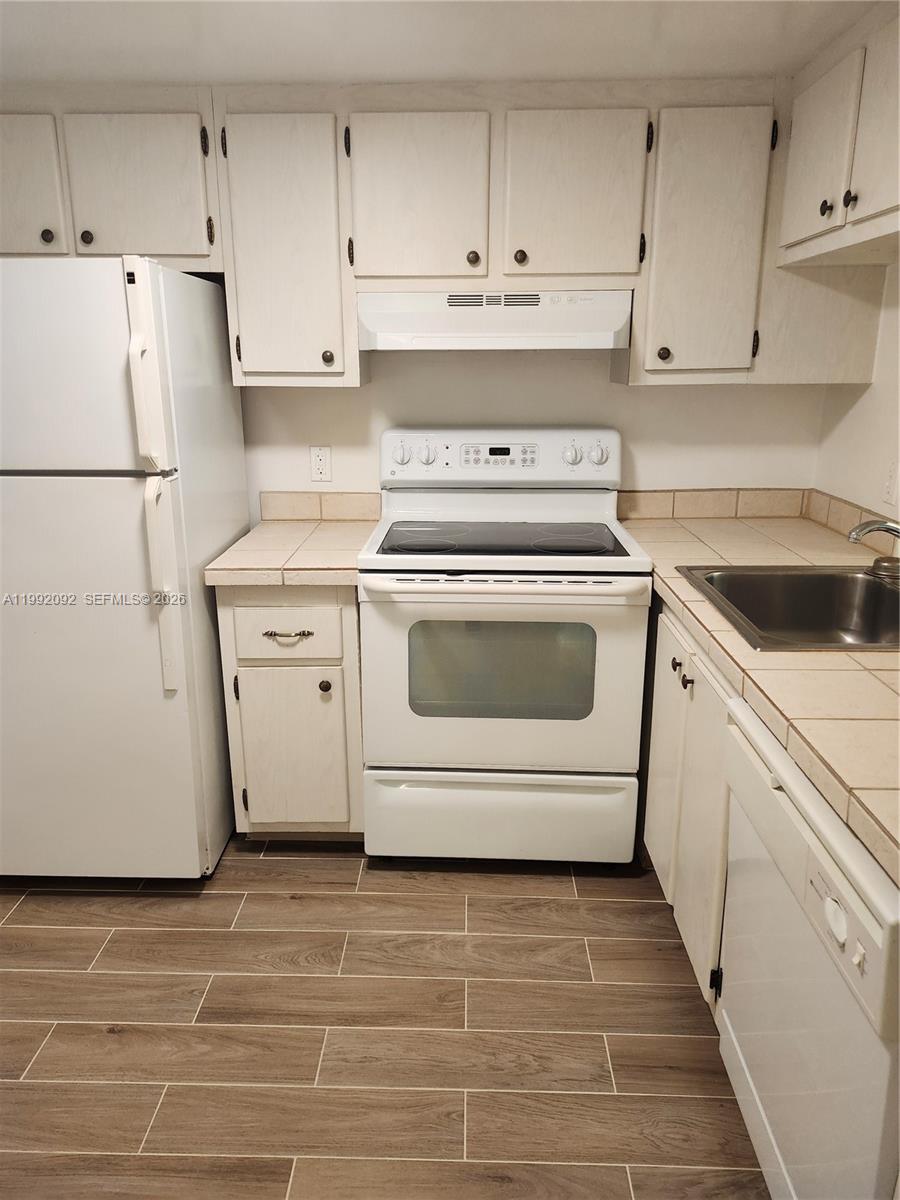 POINCIANA 1 OF PINE ISLAN - Residential