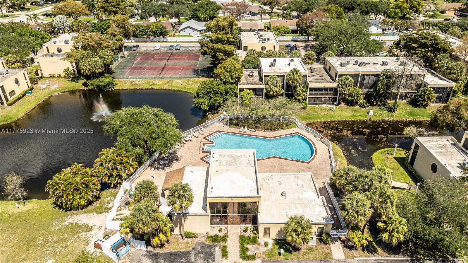HARVEST SECTION FOUR COND - Residential
