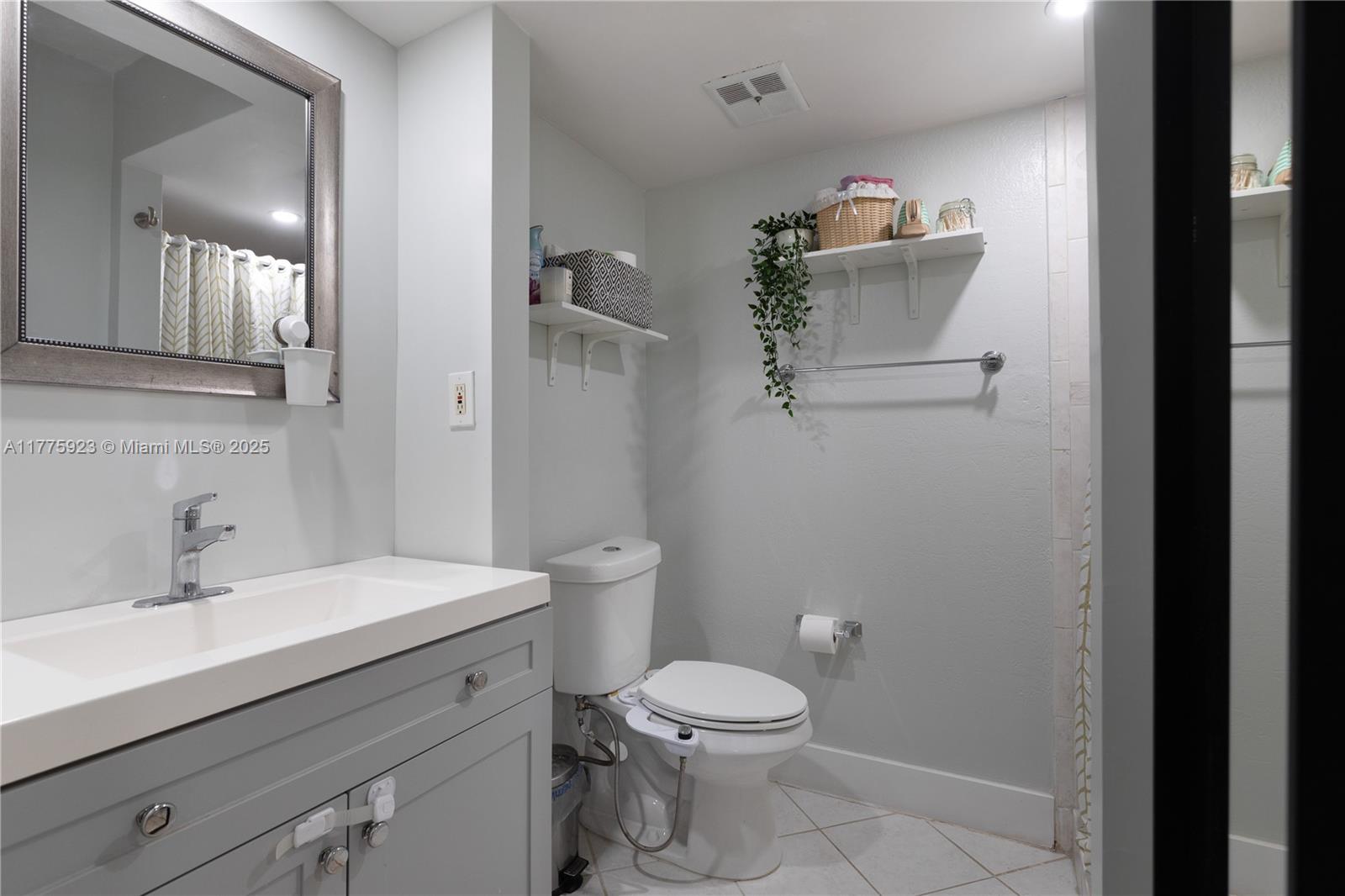 HARVEST SECTION FOUR COND - Residential