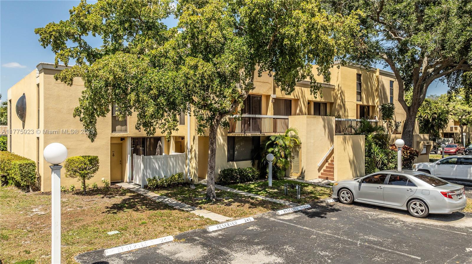 HARVEST SECTION FOUR COND - Residential