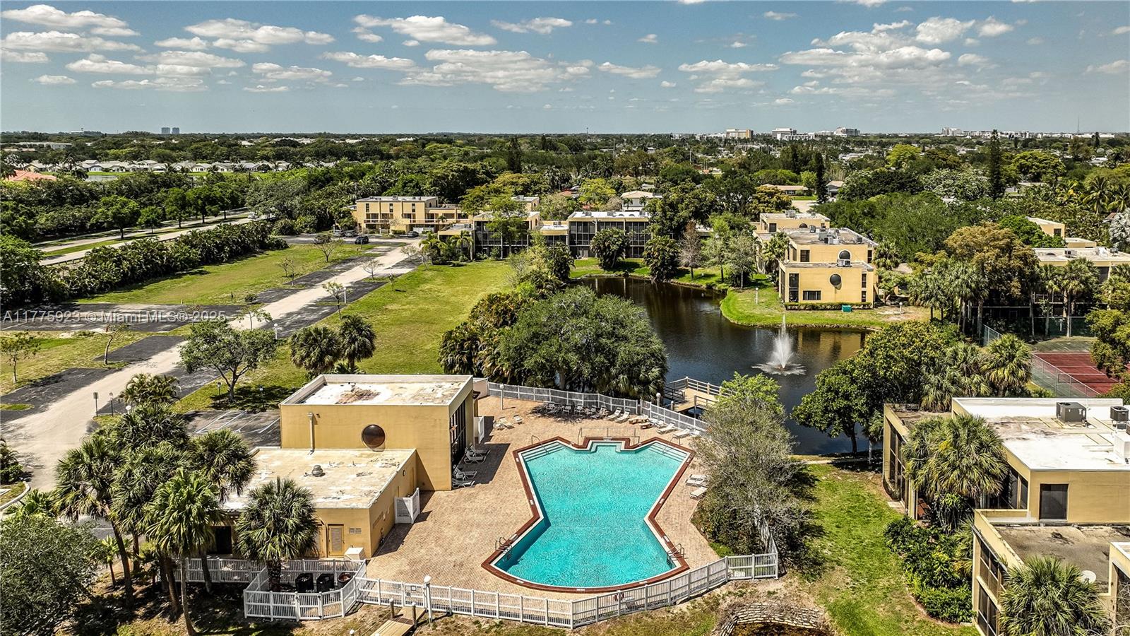HARVEST SECTION FOUR COND - Residential