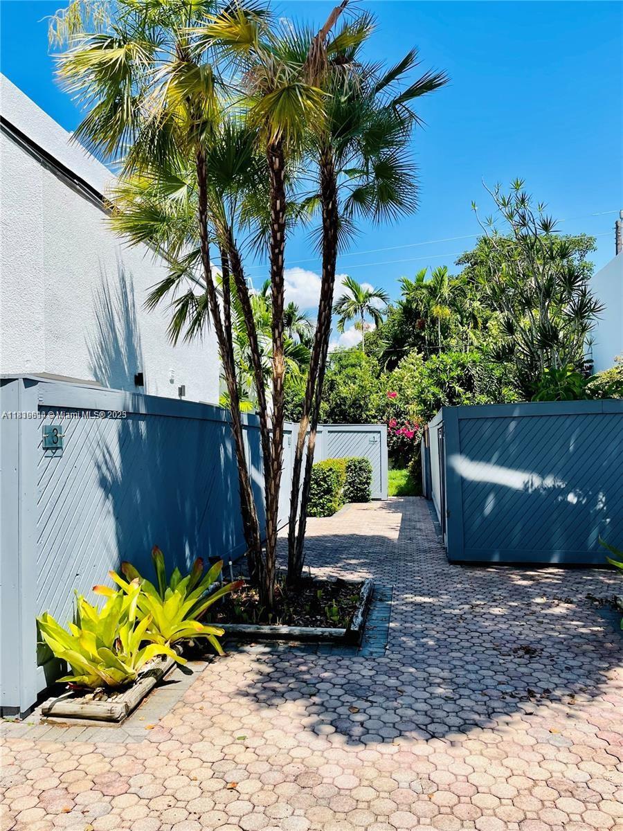 2180 Brickell Ave 1