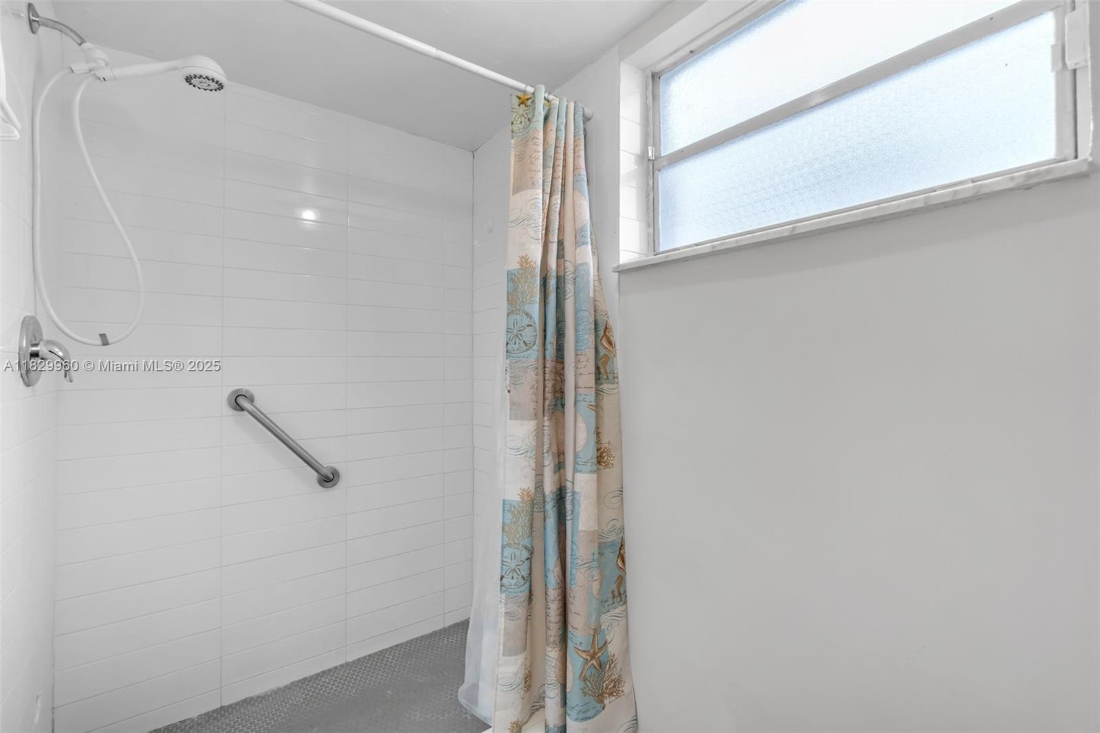 EL CONQUISTADOR NORTH CON - Residential