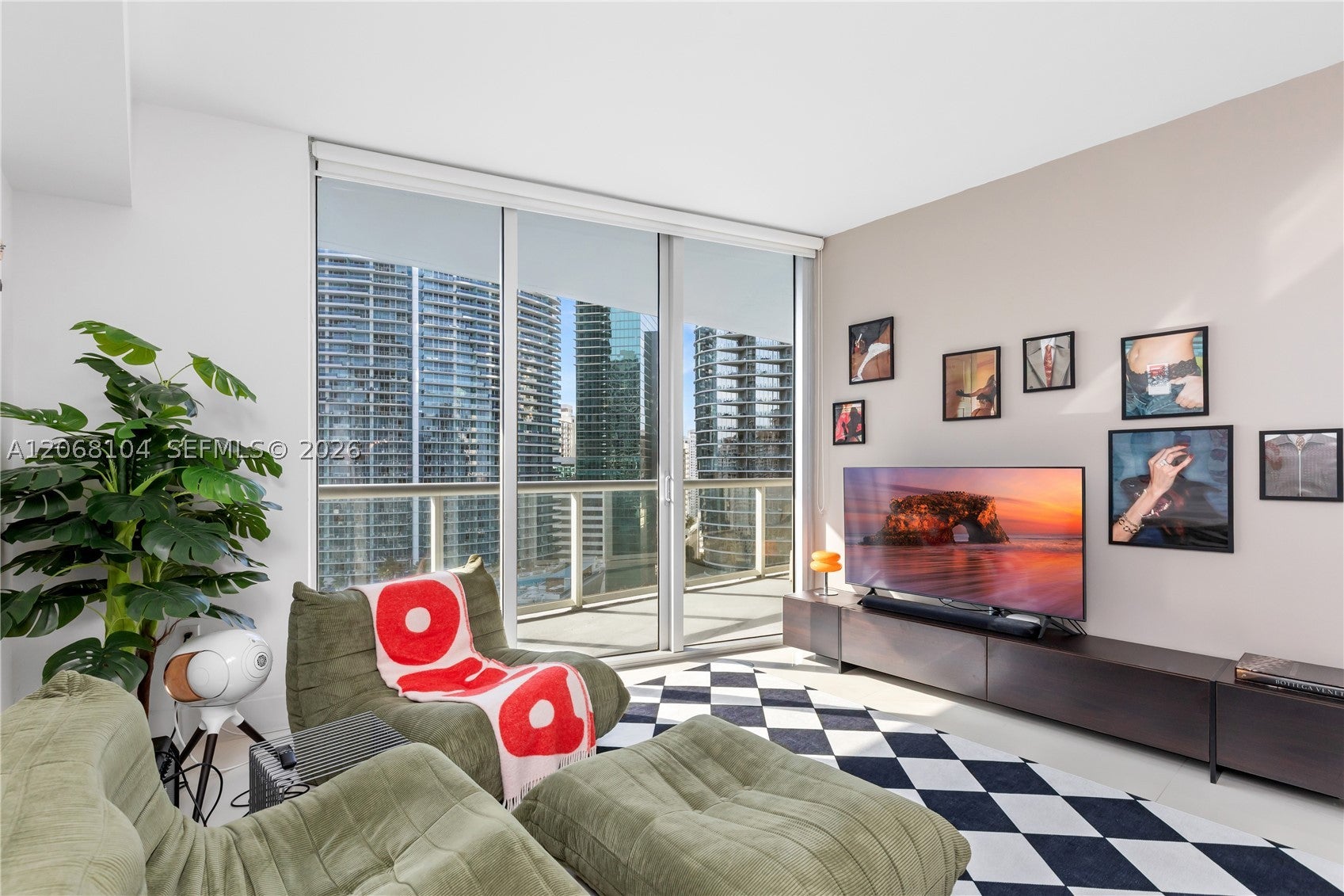 465 Brickell Ave 2504